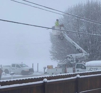 Lineman in Snow 3