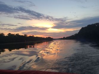 escena fluvial en tennessee UCEMC